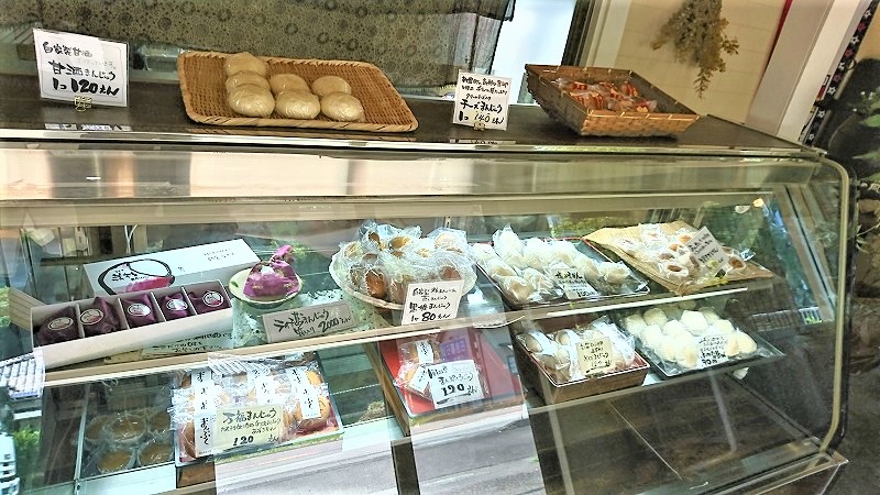 新富町【風味堂菓子舗】の台湾カステラ。冷たい食感がたまらん