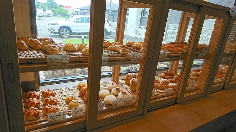 高鍋町のベーカリーCafe風々々のパン1