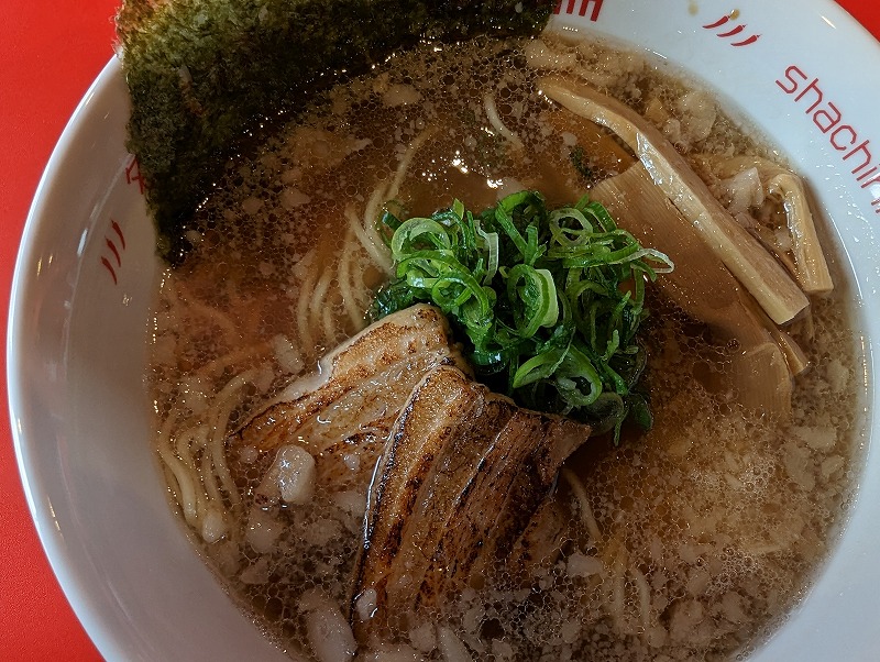 名古屋辛麺鯱輪宮崎一の宮店で食べた「醤油ラーメン」6
