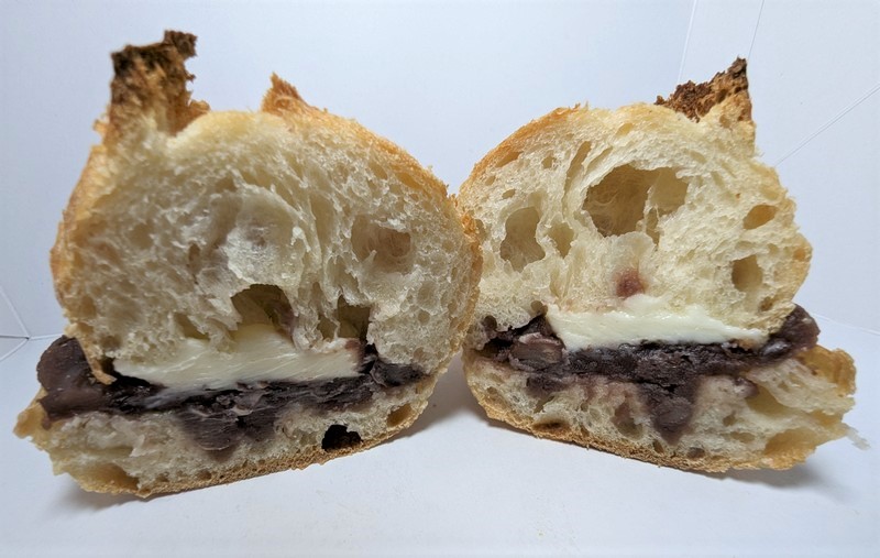 宮崎市の「ベーカリーことり」で購入したパン「あんバターフランス」2