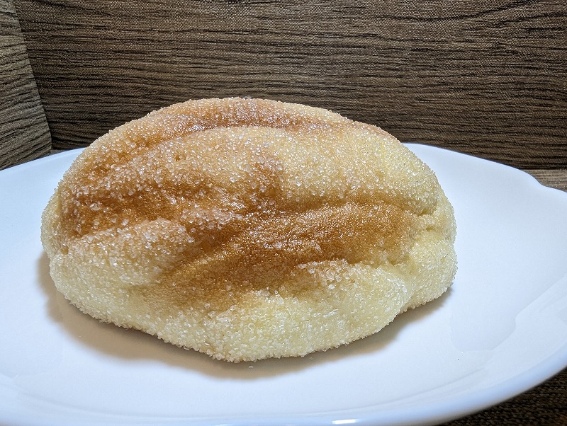 宮崎市大塚町の「ドイツ菓子 バイエルン」で購入し自宅で食べたパン「メロンパン」1