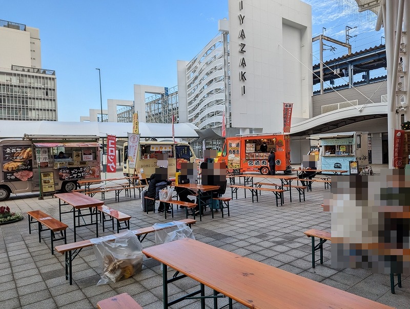 宮崎駅前にあるアミュひろばでのキッチンカーフェス2