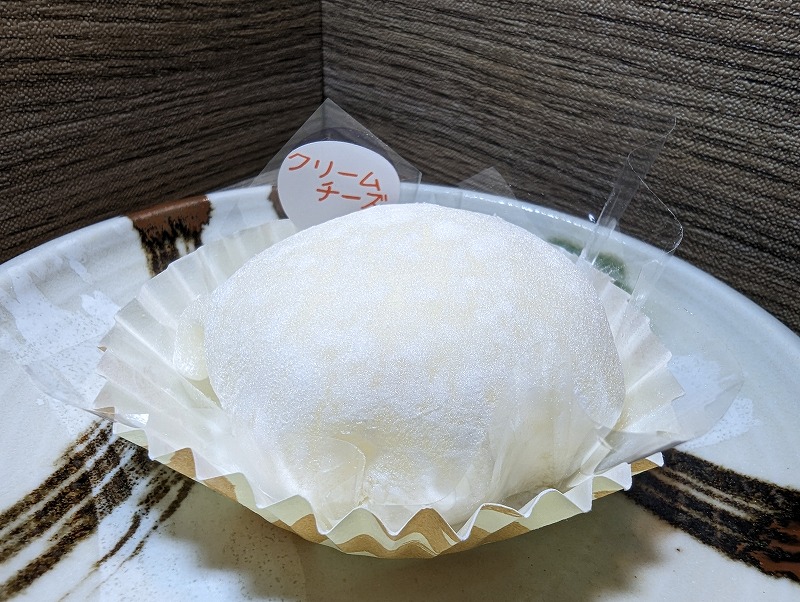 宮崎市神宮東のハピハピ(hapihapi)で購入して食べたクリームチーズはぴ大福1