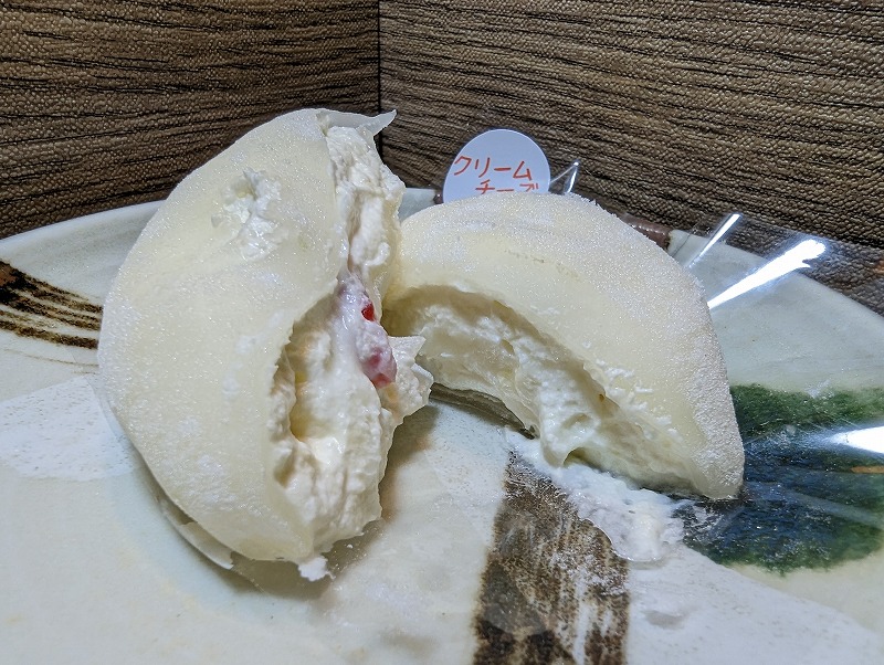宮崎市神宮東のハピハピ(hapihapi)で購入して食べたクリームチーズはぴ大福2