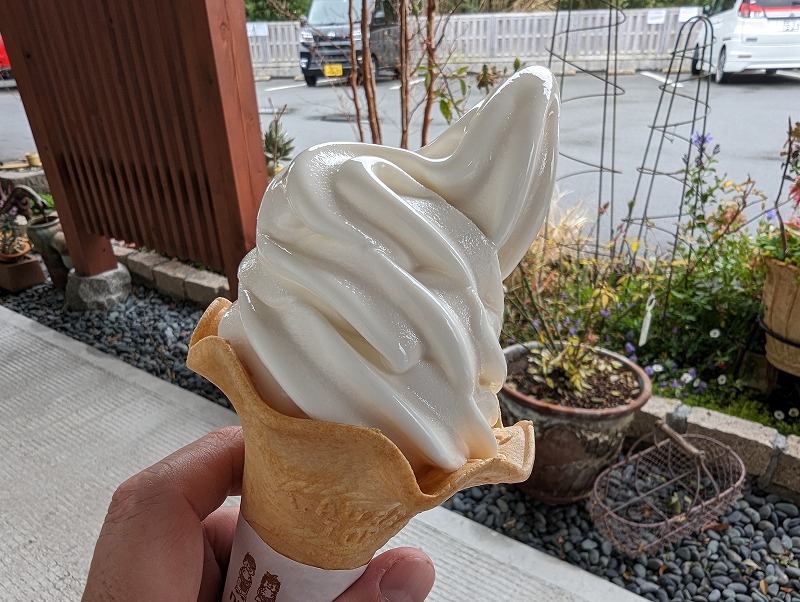 宮崎市清武町の河野文菓堂で食べた甘酒ソフトクリーム