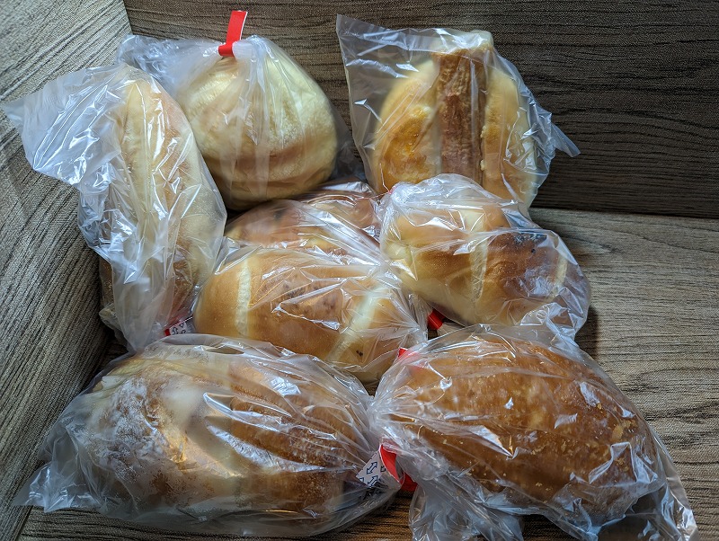 高鍋町のムーミンベーカリーで購入した8個のパン