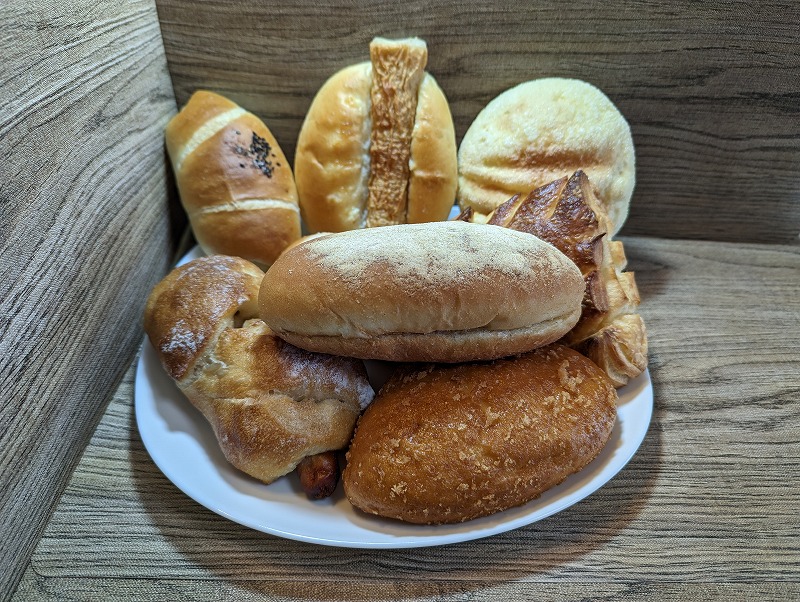 高鍋町のムーミンベーカリーで購入した8個のパン1