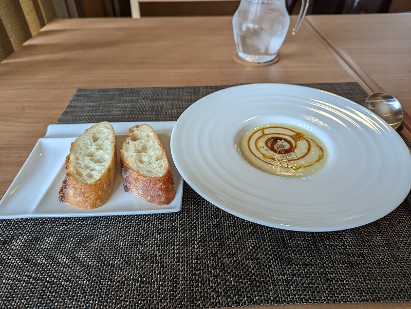 高鍋町の西洋料理Nature(ナチュレ)Aコースのパンと季節のスープ1