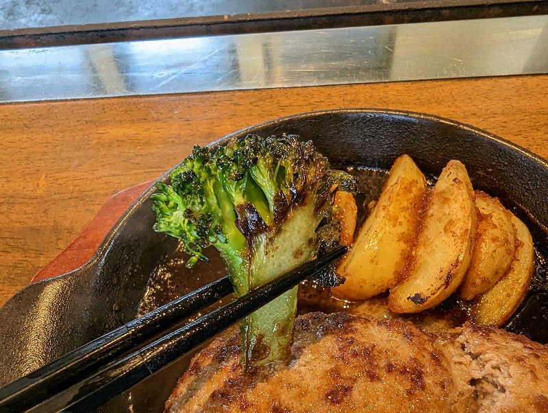 宮崎市阿波岐原の「ばんから」のランチで食べたハンバーグ定食17