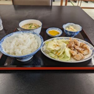 門川町の「一六八会館」で食べた塩ホル定食