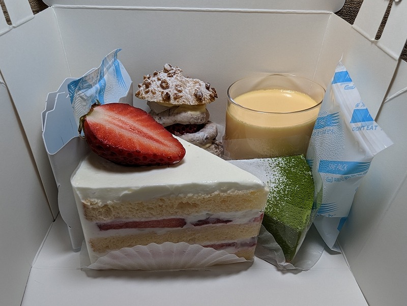 宮崎市大塚町のムラナカフェ(murana cafe)で購入して自宅で食べたケーキ4種類