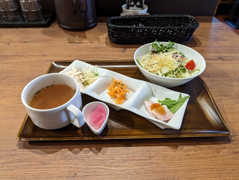 宮崎市新別府町の福元洋食店宮崎店で食べたデミグラスオムライスセット1