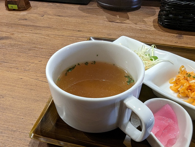 宮崎市新別府町の福元洋食店宮崎店で食べたデミグラスオムライスセット2