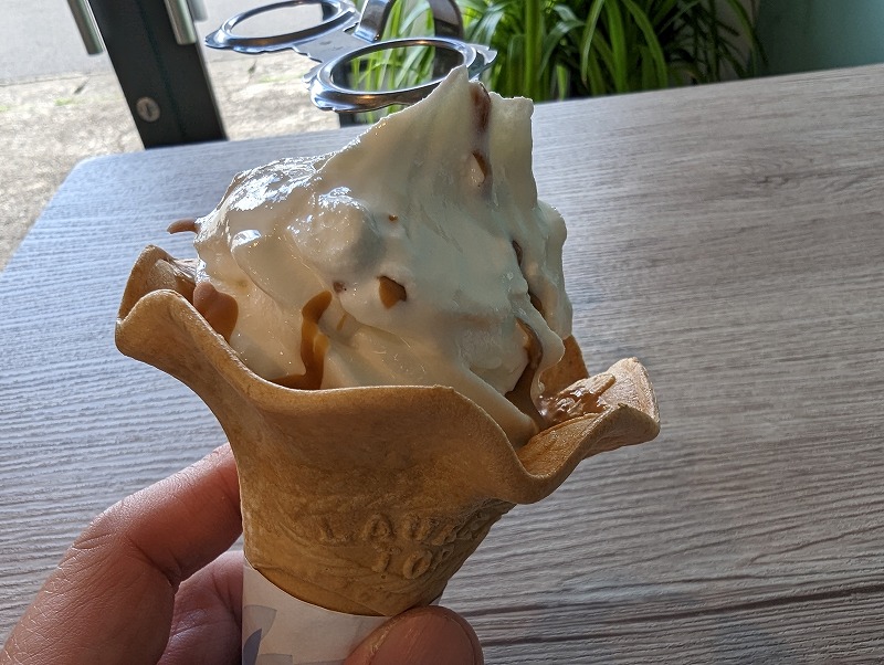 宮崎市のミルクノアトリエで食べた「こがしキャラメルソフトクリーム」4