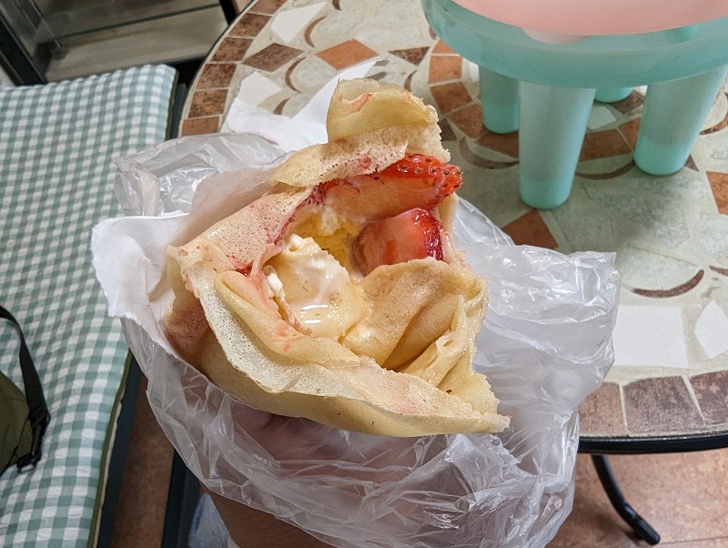 延岡市のクレープティファニーで食べたイチゴ＆練乳アイス7