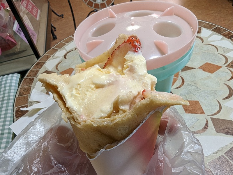 延岡市のクレープティファニーで食べたイチゴ＆練乳アイス9