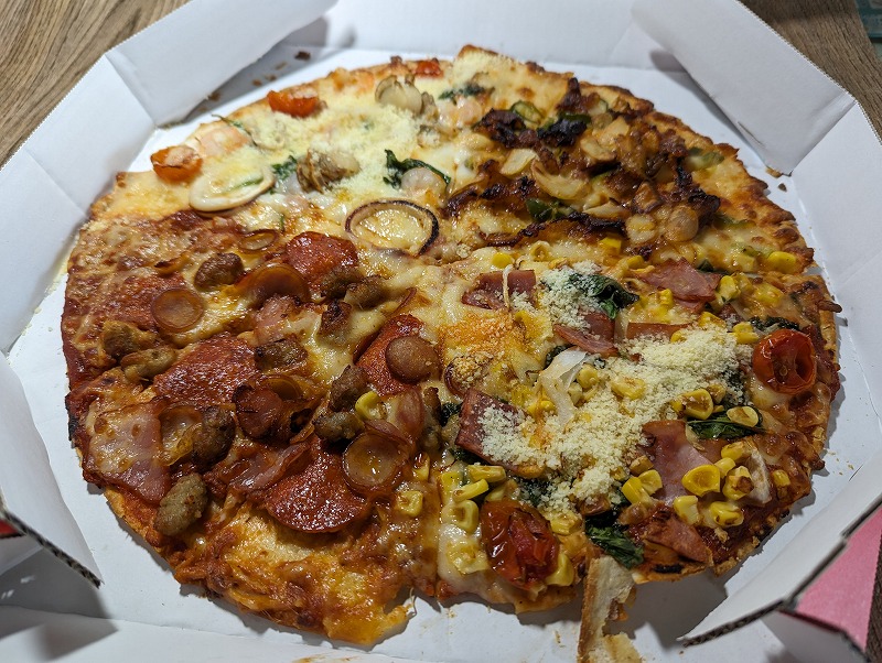 ドミノ・ピザ宮崎高鍋店でお持ち帰り半額で食べた「クワトロ・3ハッピー」