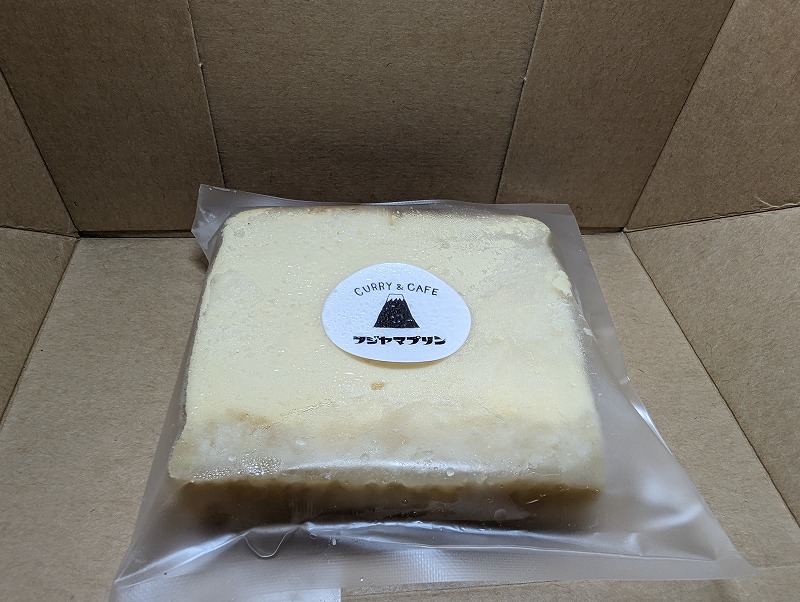 青島のフジヤマプリン 宮崎でテイクアウトして食べた米粉チーズケーキ1