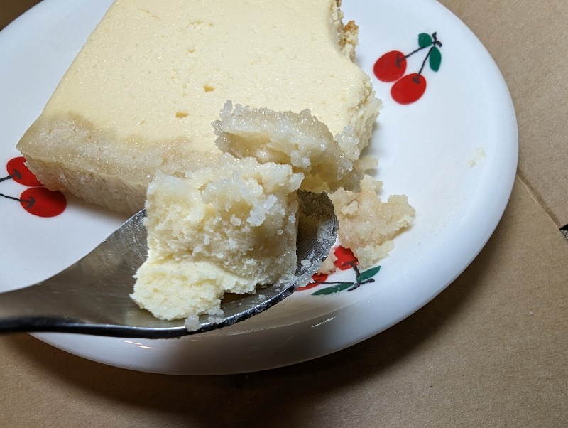青島のフジヤマプリン 宮崎でテイクアウトして食べた米粉チーズケーキ3