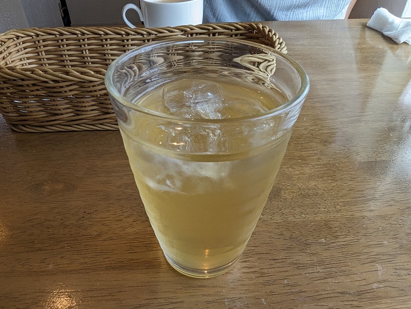 宮崎市佐土原町のニコカフェ(nico cafe)で飲んだ「アップルジュース」