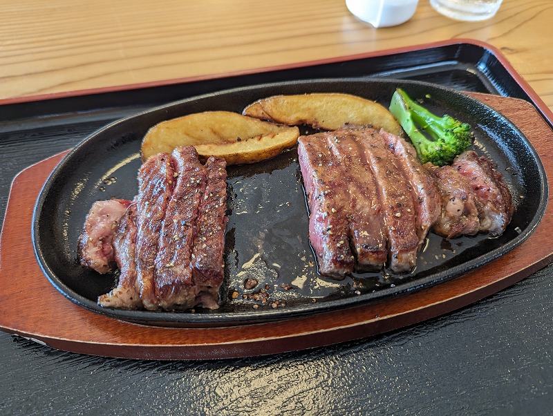 都農町の農家のレストラン 三福で国産牛ステーキ300gを食べた写真16