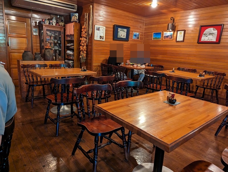 日南市飫肥の「珈琲とお食事の家 喫茶 園」の中の様子1