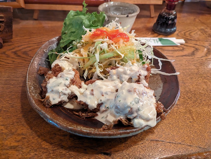 日南市飫肥の「珈琲とお食事の家 喫茶 園」で食べたチキン南蛮定食2