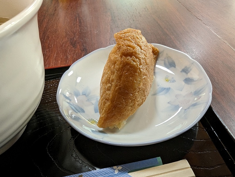 高鍋町の御食事処 あまのはらで食べたランチ「肉そば」と「いなり寿司」