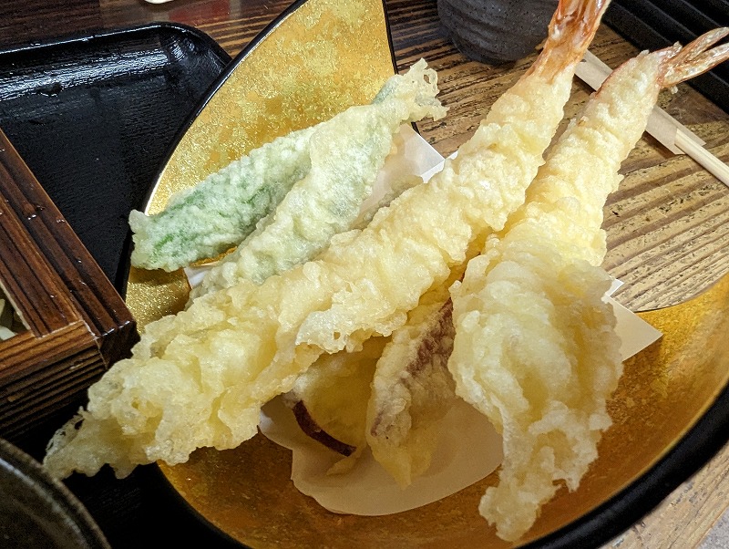 宮崎市の新潟のへぎそば たけ乃で食べた「大海老と野菜の天せいろ」2