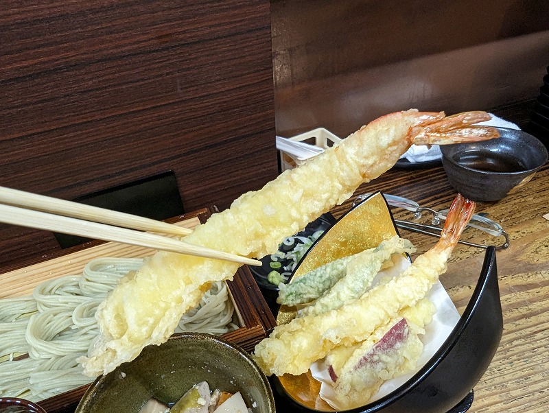宮崎市の新潟のへぎそば たけ乃で食べた「大海老と野菜の天せいろ」11