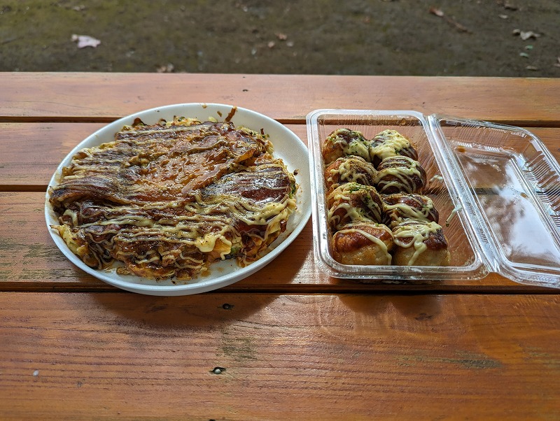 宮崎市のお好み焼き まぁちゃんで買って食べた「お好み焼き」と「たこ焼き」