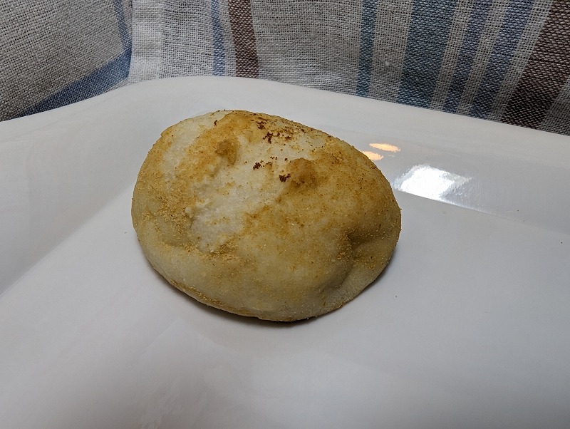 宮崎市の「めじろのSACHIパン」で購入して自宅で食べた「きな粉丸パン」1