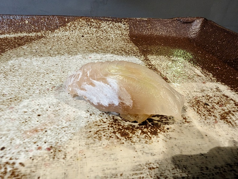 宮崎市の鮨ふらりで食べた「熟成ヒラメ」1
