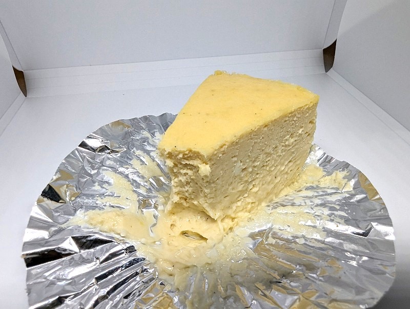 国富町のSWEETS SHOP PON(スイーツショップポン)で購入して食べてみた「ニューヨークチーズケーキ」3