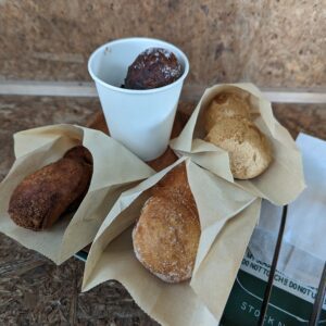 川南町のハチキンドーナツで食べた4種類のドーナツ