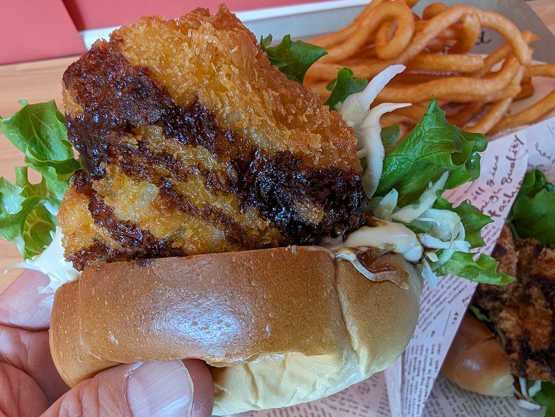 宮崎市の「ロールサンドとポテト ひなた」で食べた白身魚のロールサンド3