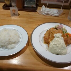 宮崎市のグリル爛漫で食べた特製チキン南蛮