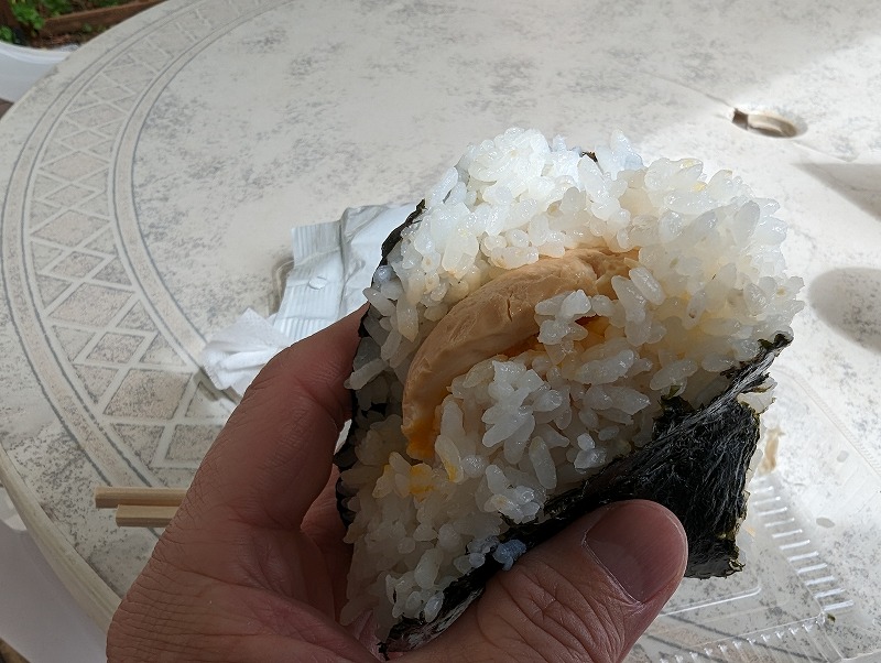 ピリエキッチンの北川清流米おにぎり(麻薬たまご)8