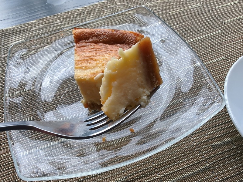 高鍋町のレストラン やまももで食べたベイクドチーズケーキ2