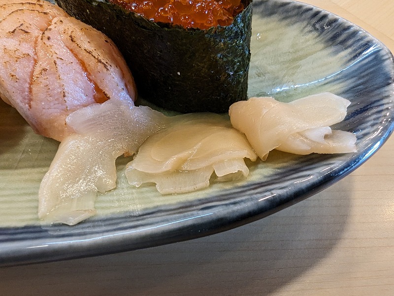 宮崎市の「や台ずし 西橘町」で食べたサーモンざんまい寿司5貫7