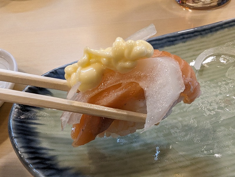 宮崎市の「や台ずし 西橘町」で食べたサーモンざんまい寿司5貫15