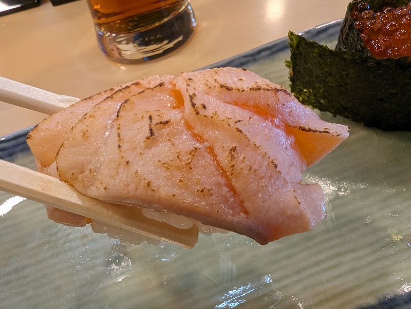 宮崎市の「や台ずし 西橘町」で食べたサーモンざんまい寿司5貫17