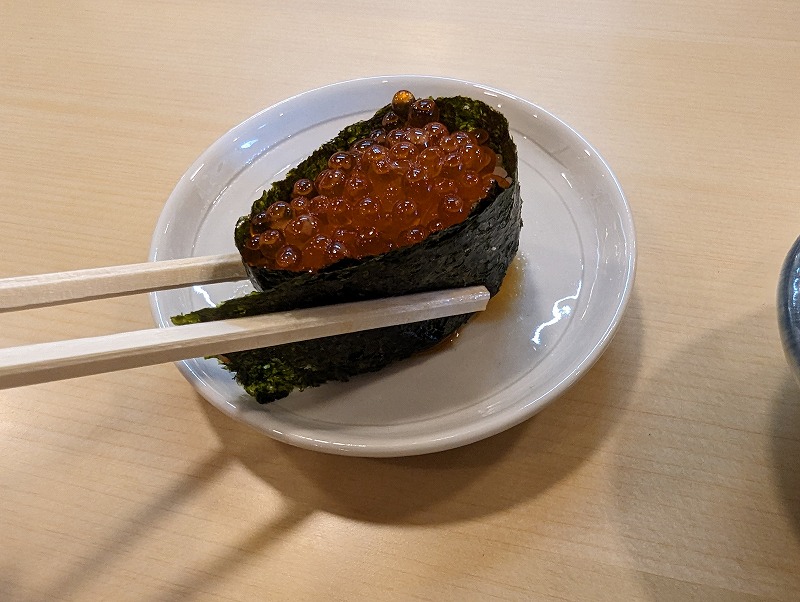 宮崎市の「や台ずし 西橘町」で食べたサーモンざんまい寿司5貫20