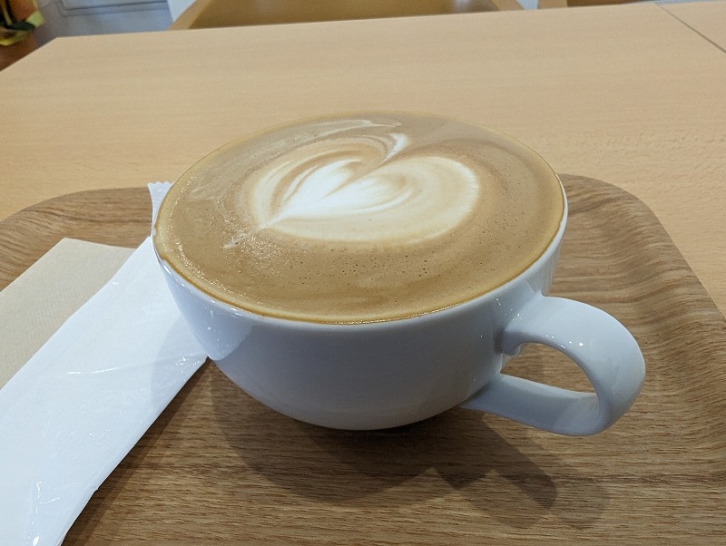 宮崎市のCANVAS COFFEEで飲んだキャラメルラテ1