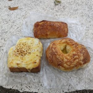 西都市御舟町のi'm home bakery(アイム ホーム ベーカリー)で購入して食べたクロックムッシュとチーズとアップルパイ