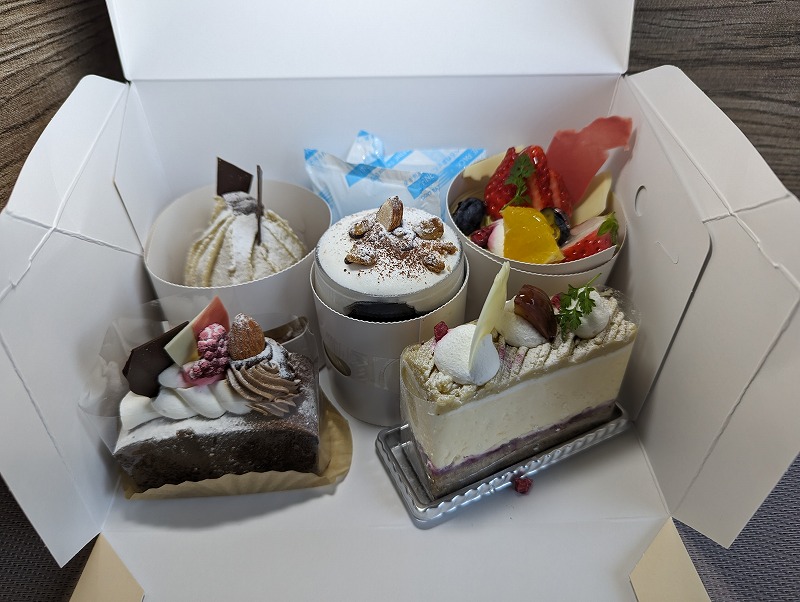 高鍋町のケーキ屋さん【菓子工房 Ryouei】でデザートを購入。甘いもの最高です