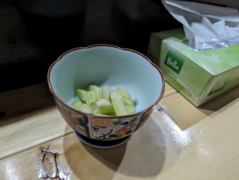宮崎市の居酒屋「呑み食い処 鳥王」で食べたセロリの朝漬け1