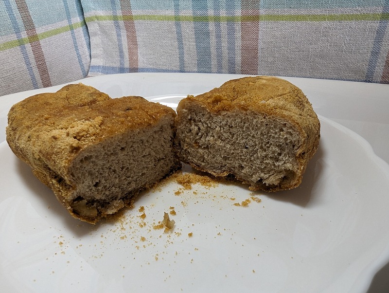 川南町のToron batonで購入して自宅で食べた「きなこパン」2