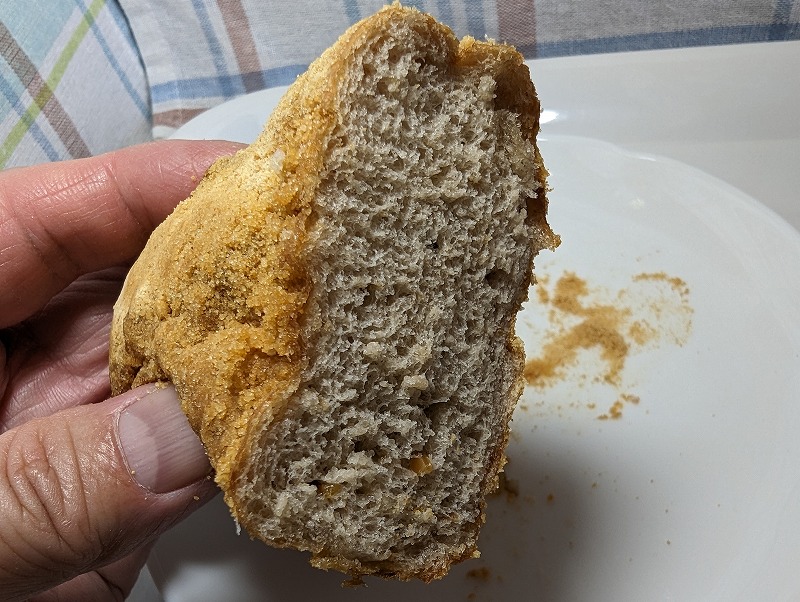 川南町のToron batonで購入して自宅で食べた「きなこパン」3
