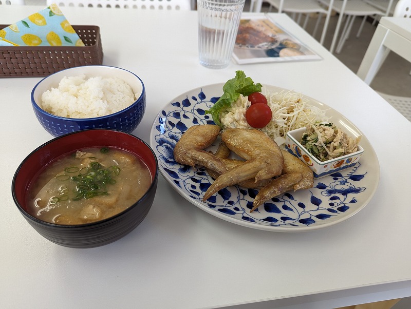 【dining cafe SUN】木城町にカフェがオープン！ランチで食べた黄金の手羽先おいしいです